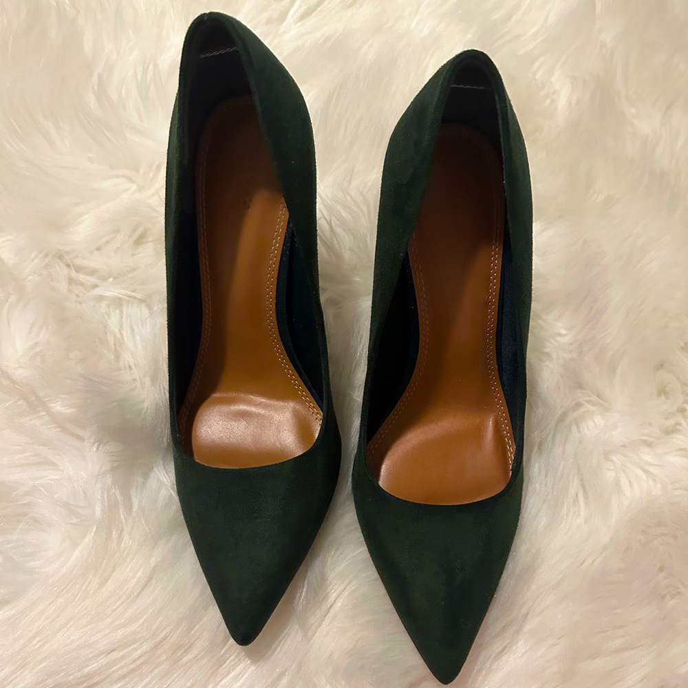 Asos brand forest green pumps, women’s size 9